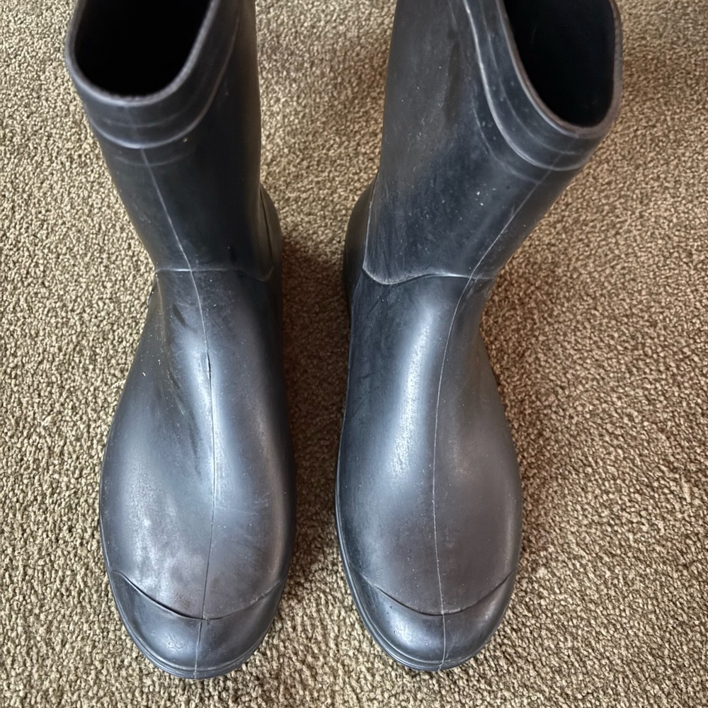 Capelli Women’s Black Waterproof Boots mid calf